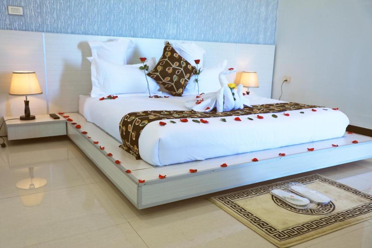 Riverland Hotel Baher Dar Extérieur photo